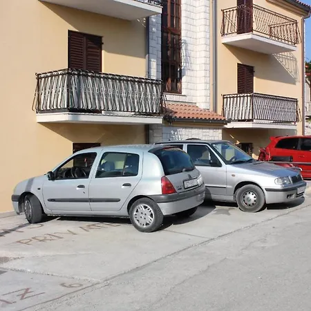 Apartment With Parking Space Supetar, Brac - 5663 *