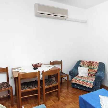 Appartement With Parking Space Supetar, Brac - 5663 *