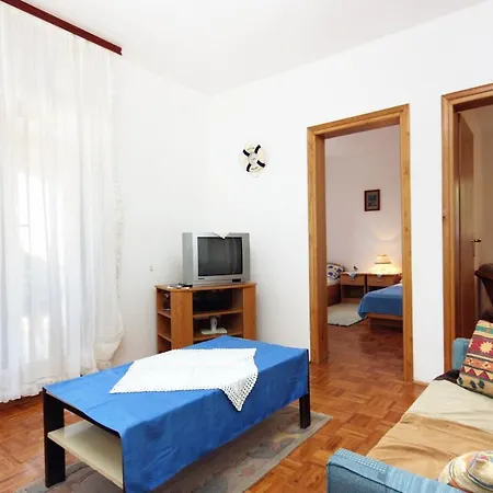 With Parking Space Supetar, Brac - 5663 Апартаменты Супетар